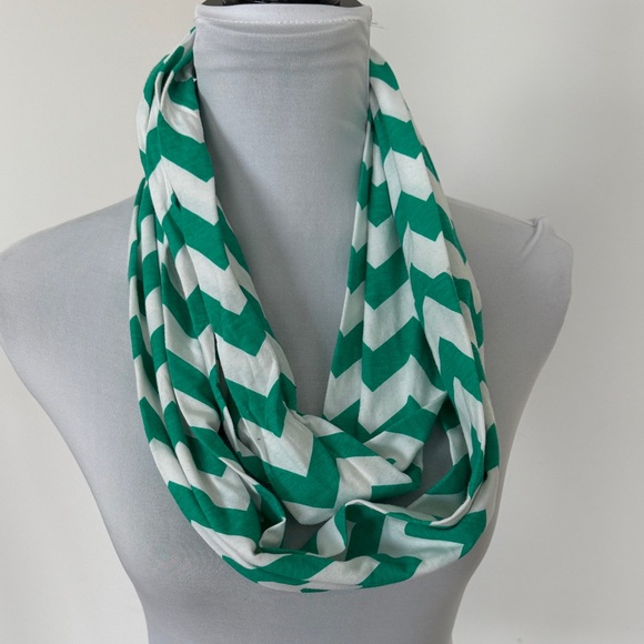 Green and White Chevron Infinity Scarf - Picture 1 of 4